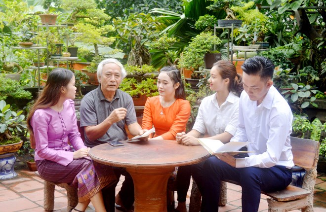 Nhà văn “Ma làng”